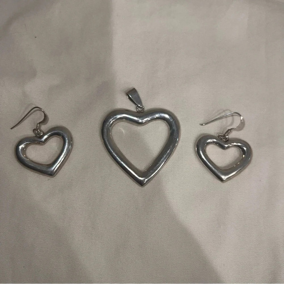 Sterling Silver Heart Pendant & Matching Heart Earrings Set Marked 925 Signed MO - Picture 1 of 14